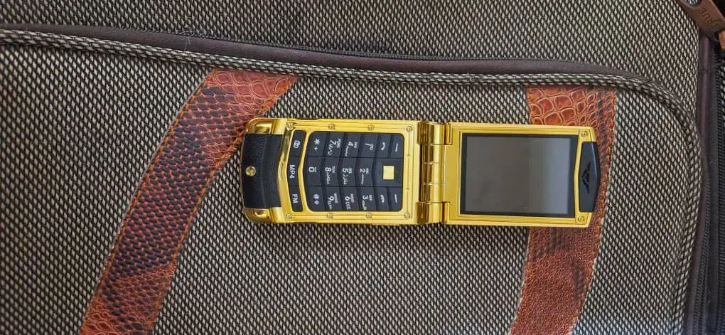 یک دستگاه گوشی موبایل  ورتو  V77 تاشو|موبایل|شیراز, معالی‌آباد|دیوار