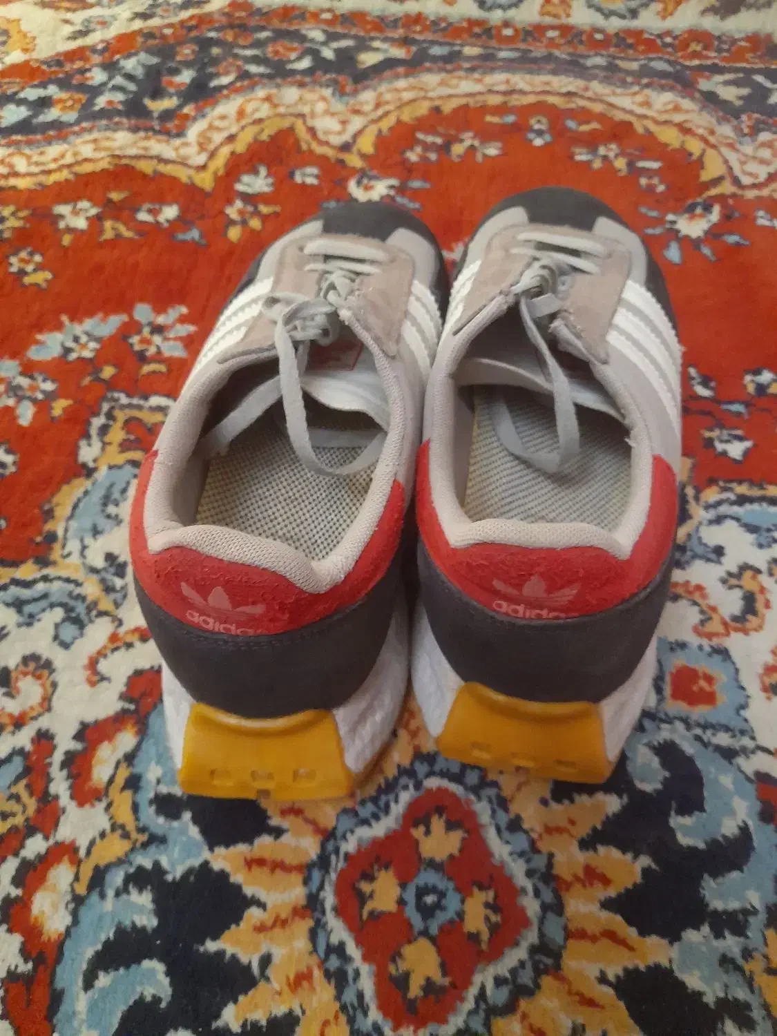 دوجفت کتونی سالم تمیز|کیف، کفش، کمربند|رباط‌کریم, رباط‌کریم|دیوار