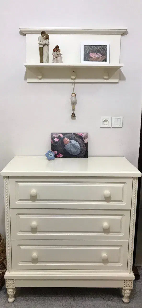 تخت و کمد نوزادی در حد نو|تخت و سرویس خواب|ورامین, ورامین|دیوار