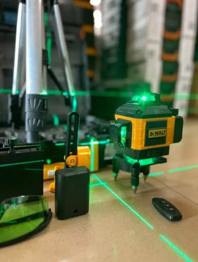 تراز لیزری 4بعدی دیوالت تک باتری|ابزارآلات|اهواز, پردیس دو|دیوار