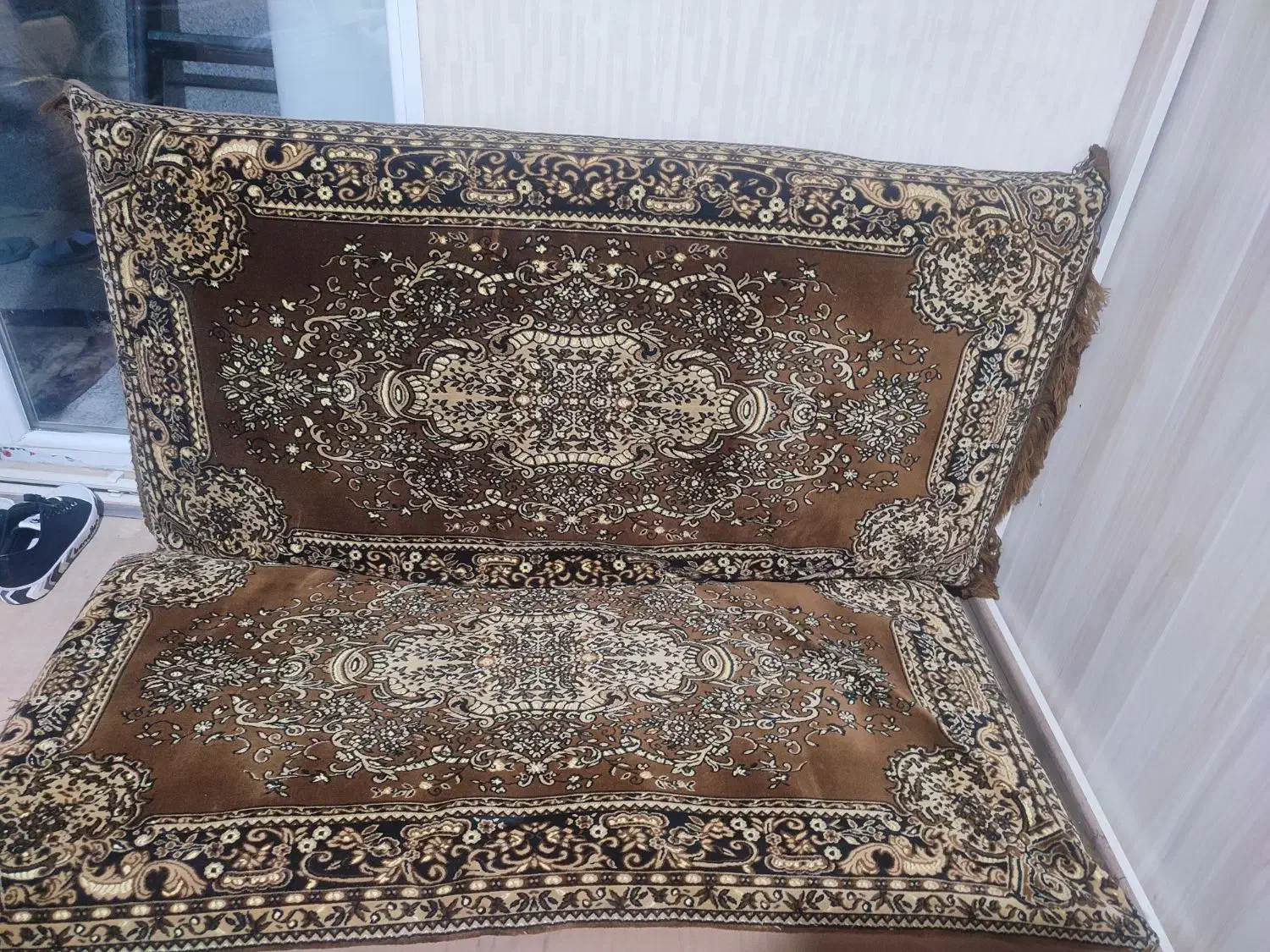 دو عدد پشتی بزرگ|پشتی|تبریز, |دیوار