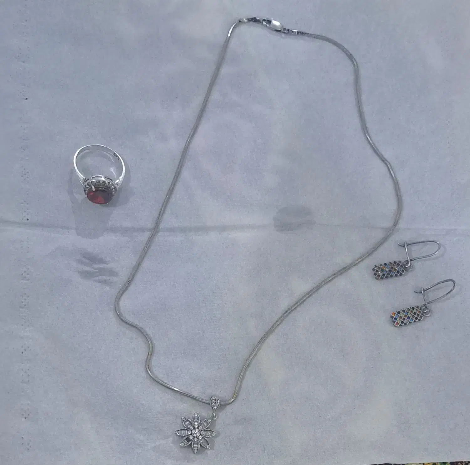 پلاک و زنجیر و گوشواره|جواهرات|سنندج, |دیوار