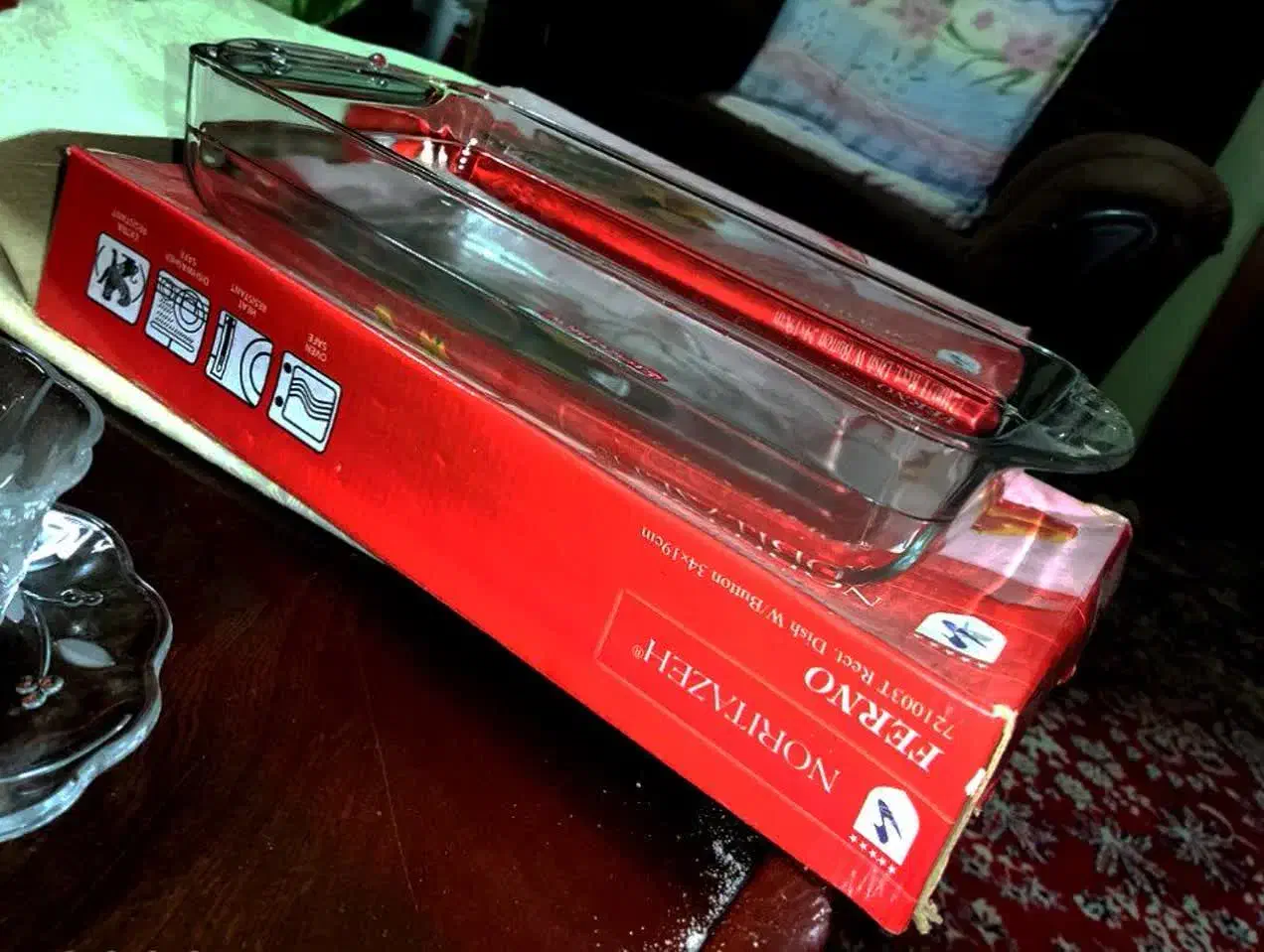 ظروف (چینی وپیرکس)نو وآک ودرحد نو|ظروف سرو و پذیرایی|شوشتر, |دیوار