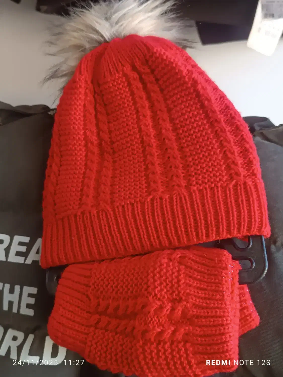 کلاه شال گردن گوشگیر|لباس|فردوس (خراسان), |دیوار