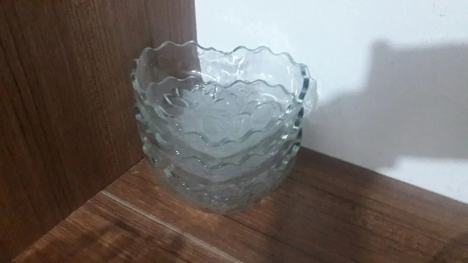 چند تکه ظرف  سالم|ظروف سرو و پذیرایی|صدرا-فارس, فاز ۱|دیوار