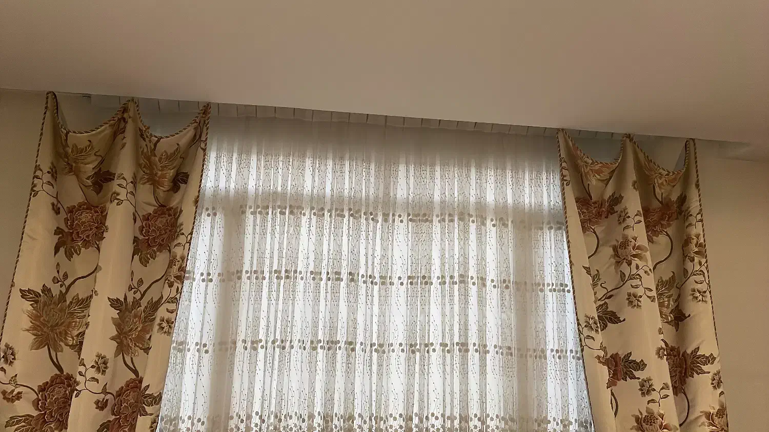 پرده|پرده، رانر، رومیزی|کرج, دهقان ویلا|دیوار