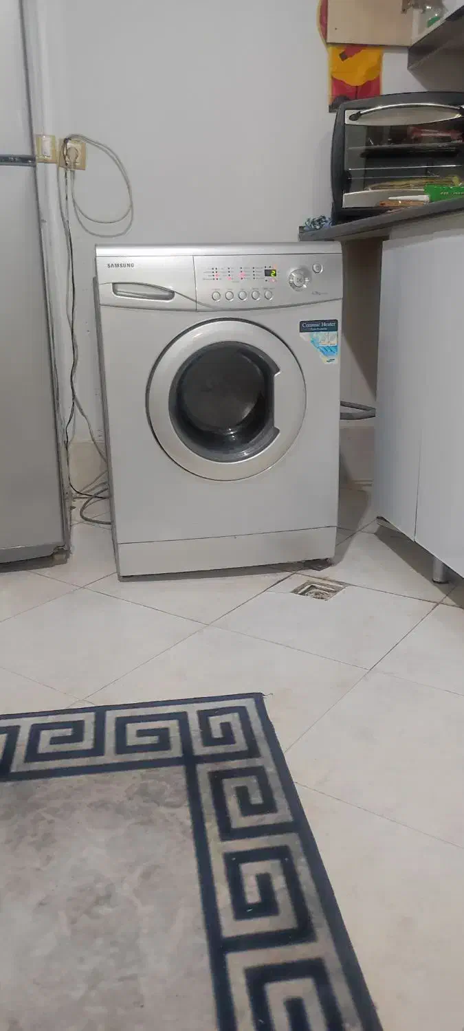 سامسونگ ۶ کیلویی کاملا سالم|ماشین لباسشویی و خشک‌کن لباس|مشهد, نوید|دیوار