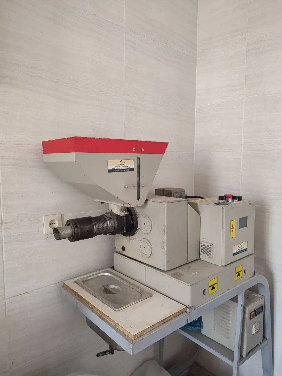 دستگاه روغن گیری پرس سرد kk 20 آلمانی در حدنو|فروشگاه و مغازه|اهواز, اهواز|دیوار