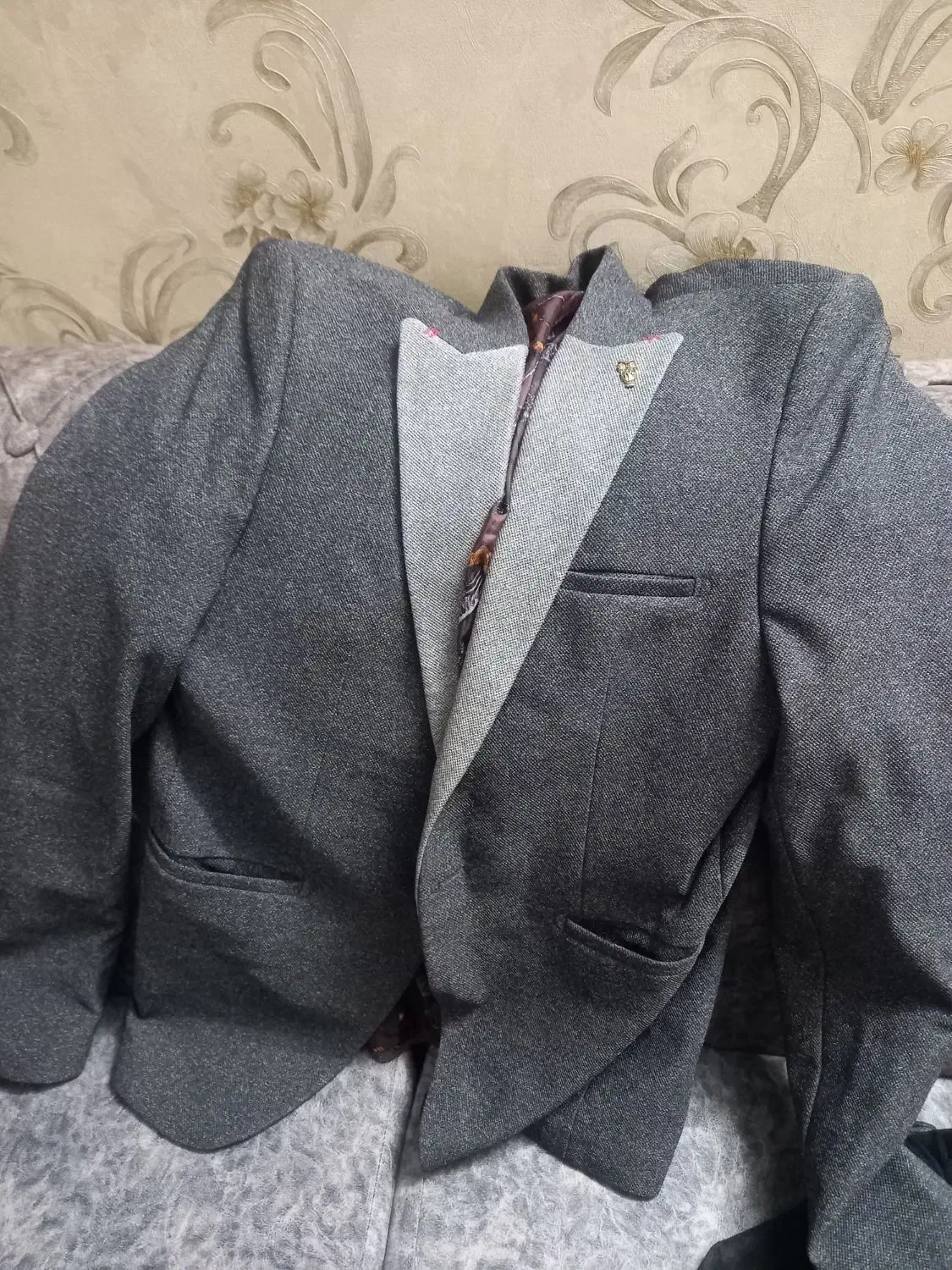 کت نو|لباس|قرچک, قشلاق جیتو|دیوار