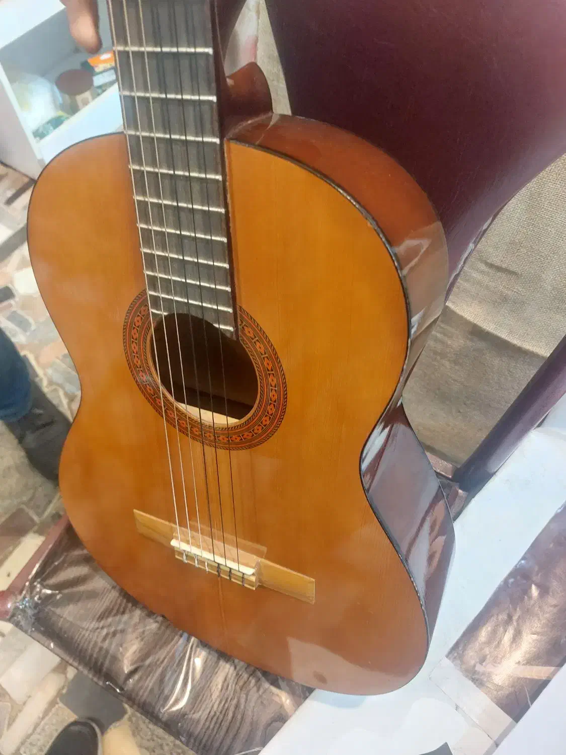 گیتار یاماها c40|گیتار، بیس، امپلیفایر|بومهن, |دیوار