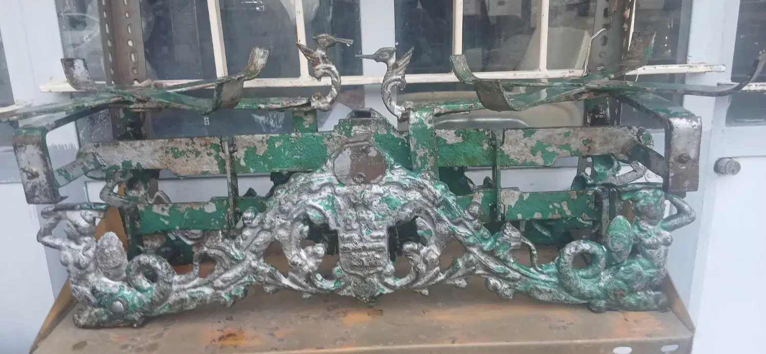 ترازوی سنگین  طرح عروس دریایی|کلکسیون اشیاء عتیقه|هریس, |دیوار