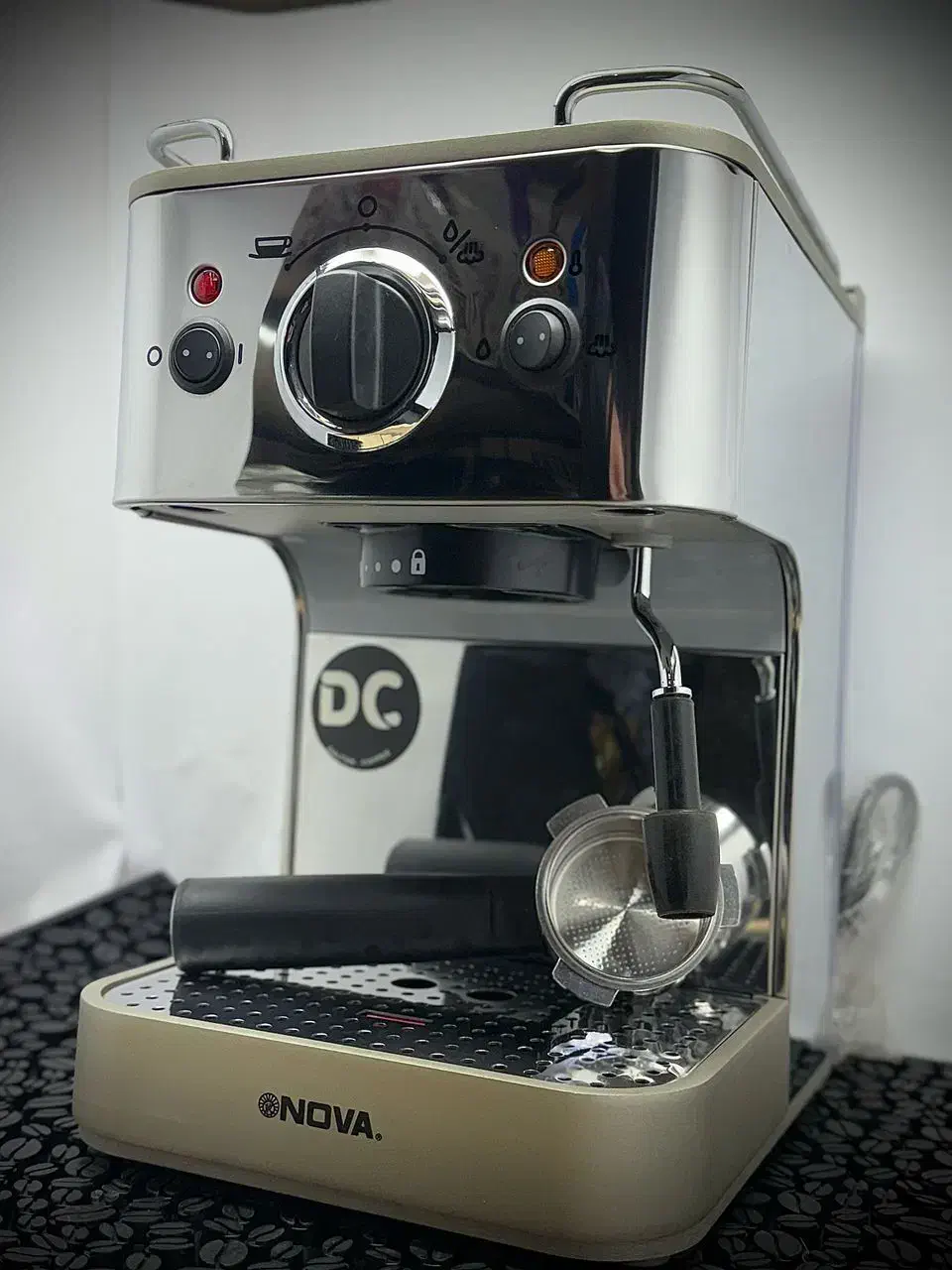 قهوه‌ساز۲۰بار چکی|سماور، چای‌ساز، قهوه‌ساز|مشهد, پورسینا|دیوار