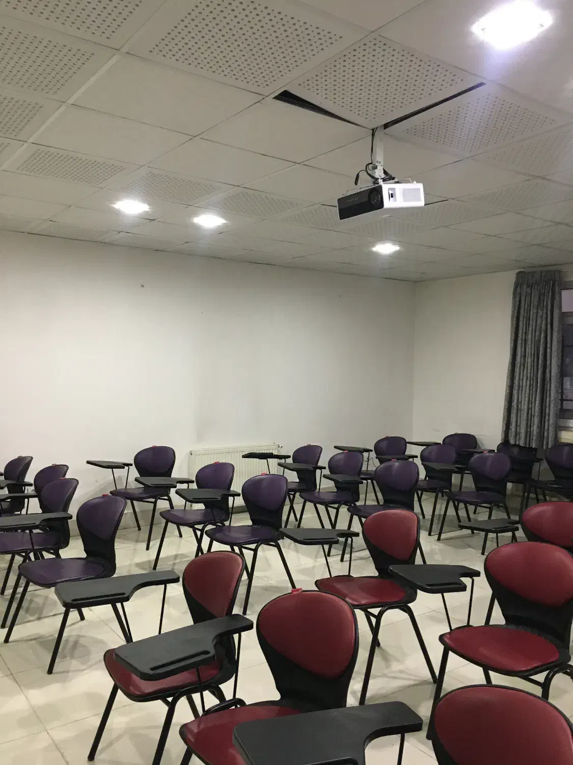 اجاره ی کلاس آموزشی|اجارهٔ کوتاه‌مدت دفتر کار و فضای آموزشی|قزوین, |دیوار