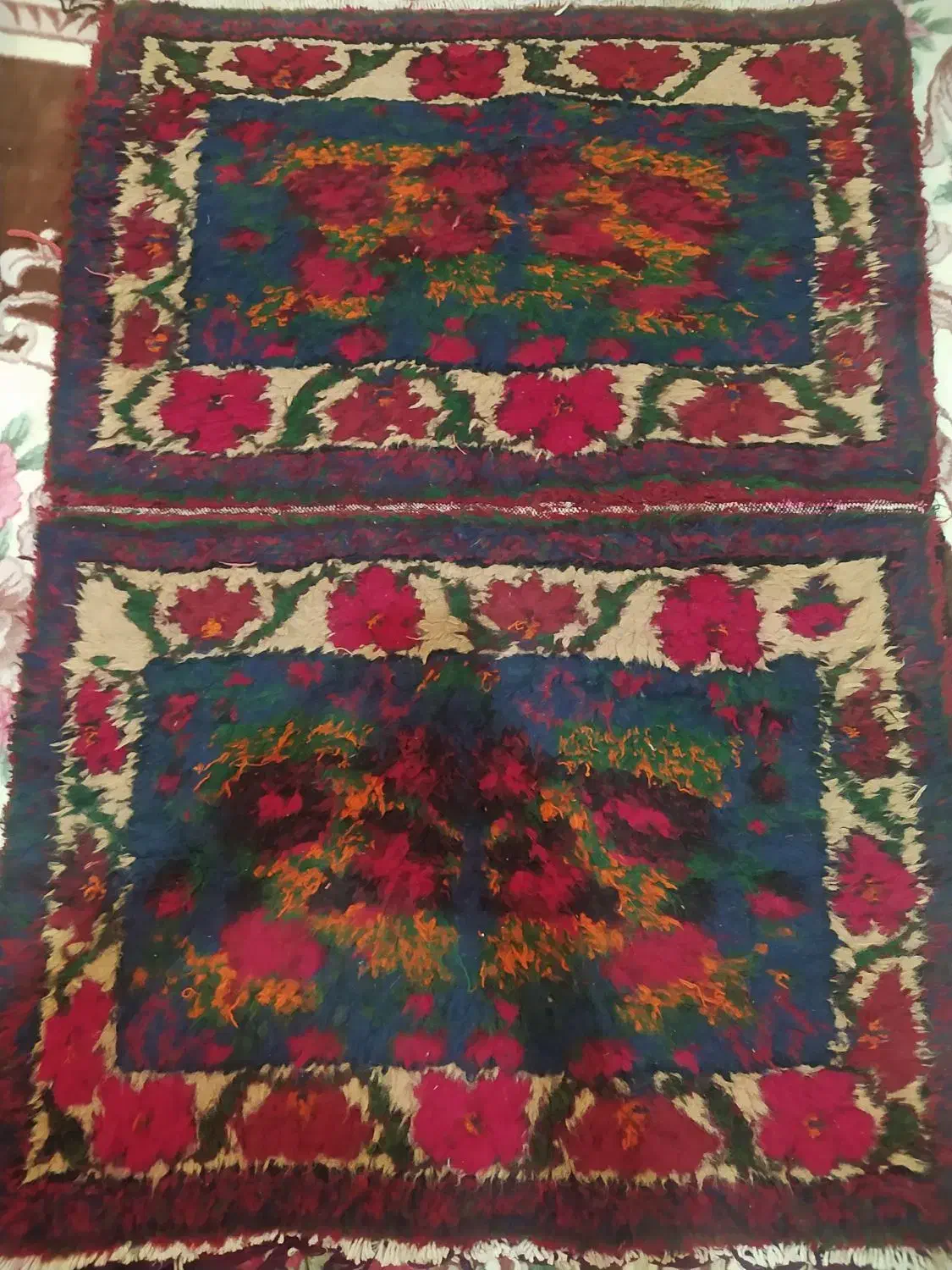 آگهی فروش پستی دست باف گل سرخ|پشتی|جیرفت, |دیوار