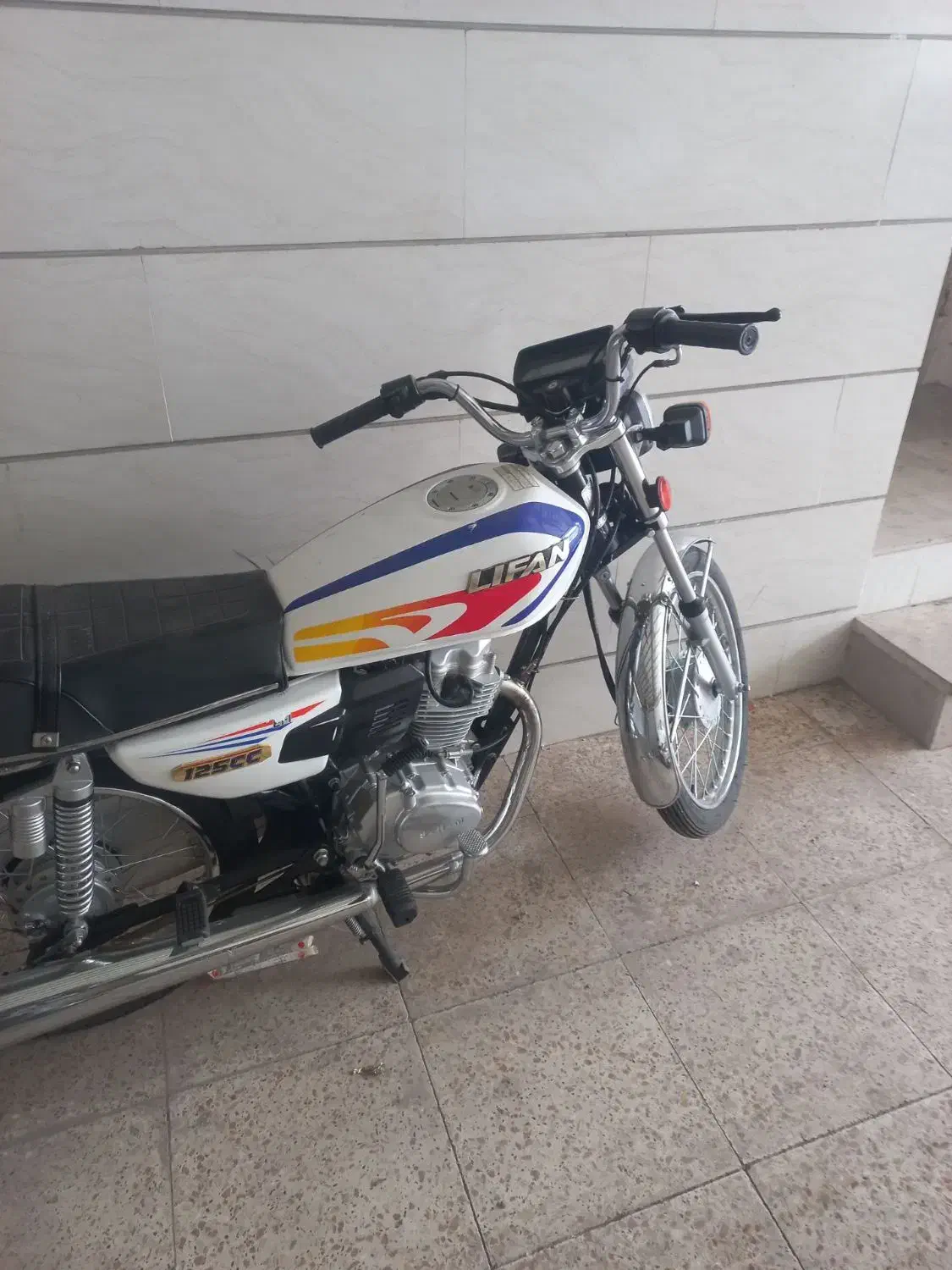 موتور سیکلت|موتورسیکلت|میانه, |دیوار