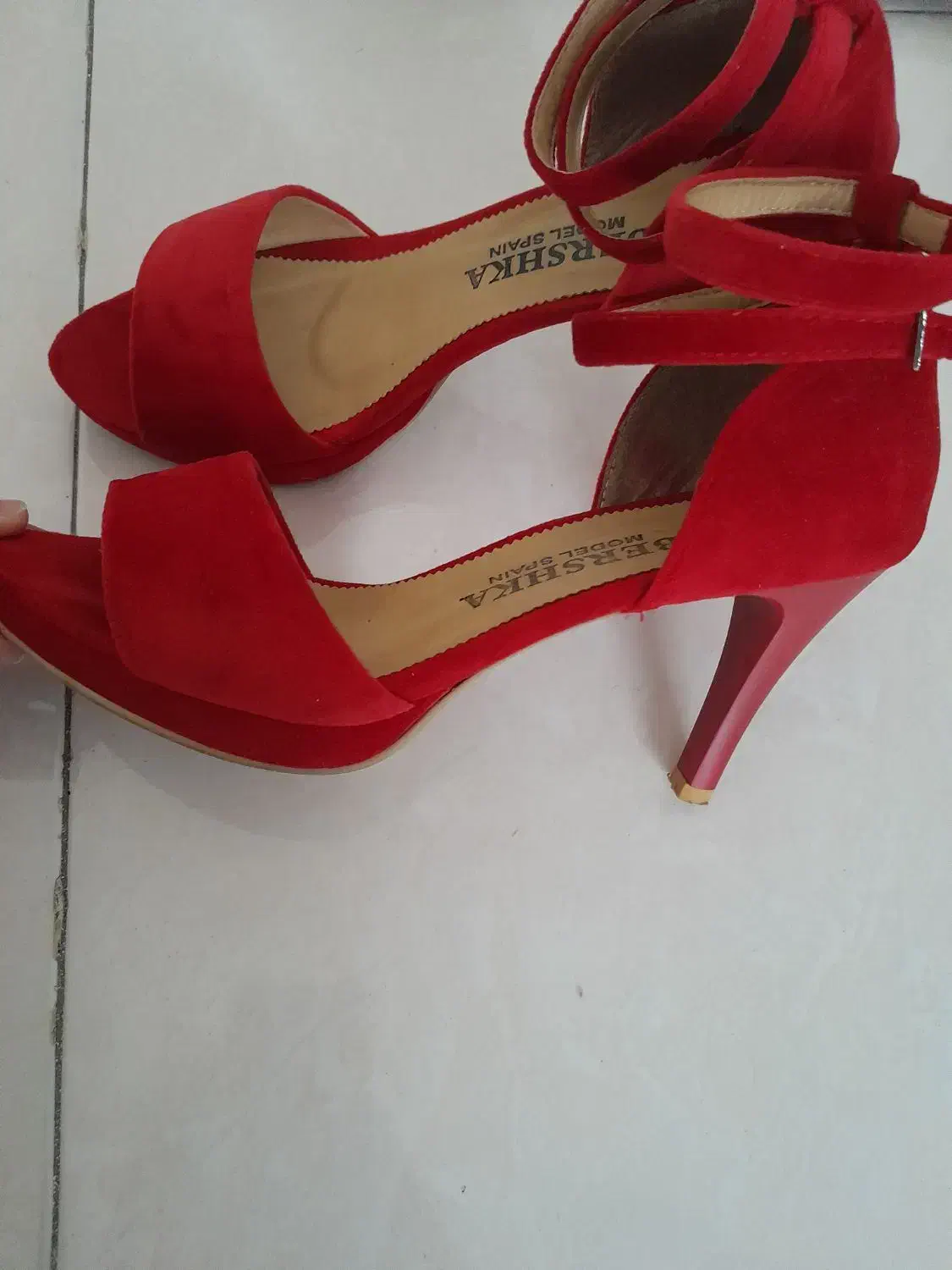 کفش|کیف، کفش، کمربند|تهران, آسمان|دیوار