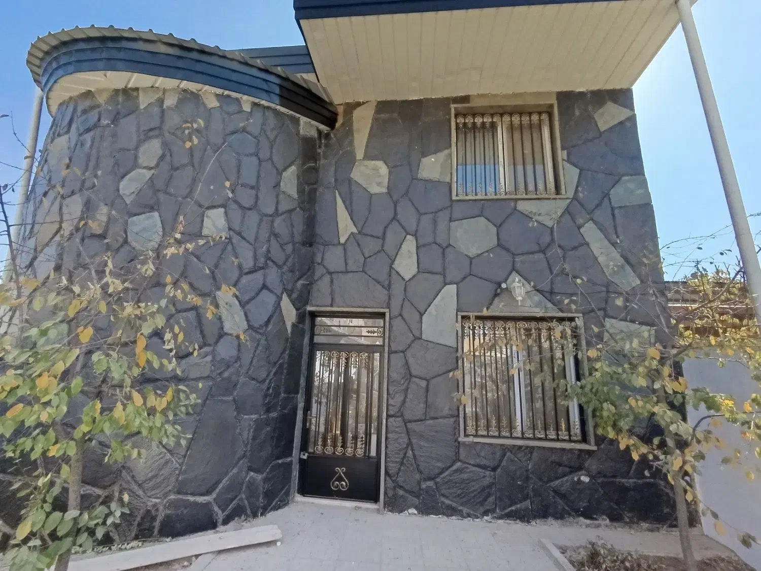 فروش. ویلا ۲۰۰ متر‌.۱۶۰ بنا مهرآباد. رودهن|فروش خانه و ویلا|رودهن, |دیوار