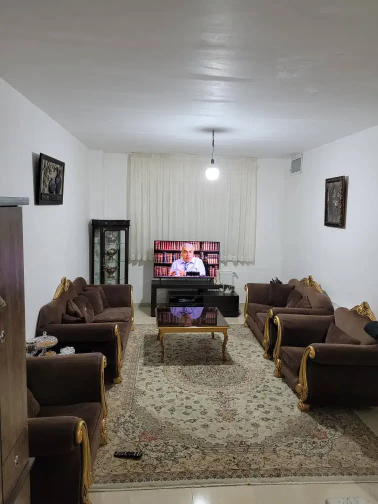 80 متری/دو خواب/رو به رو مترو/چسب فاز یک/عرشیا|فروش آپارتمان|هشتگرد, شهرک ریحانه|دیوار