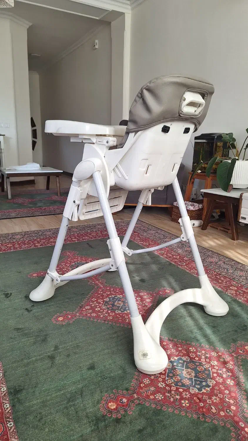 صندلی غذای کودک زویه|تخت و صندلی بچه|ساری, |دیوار