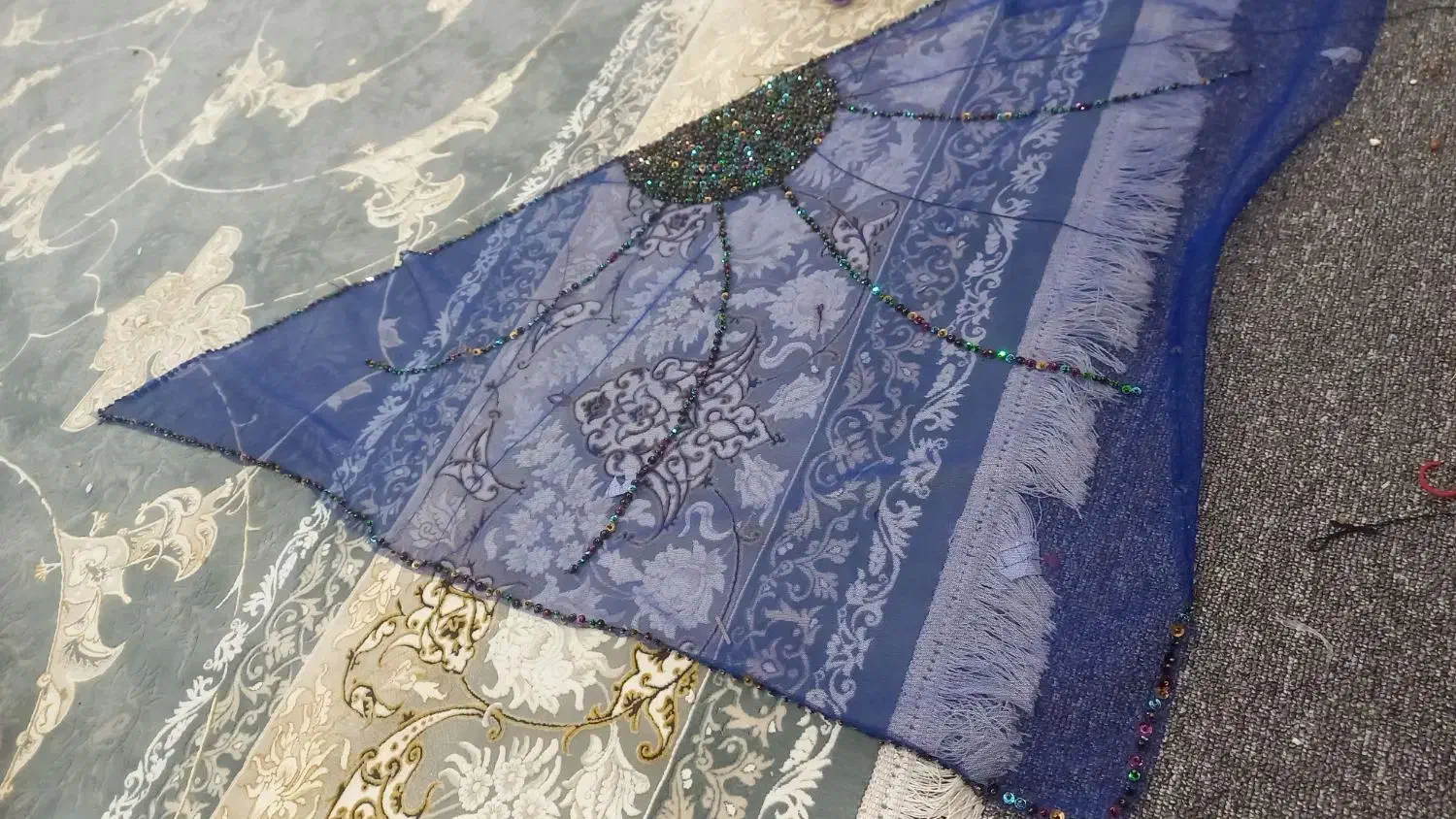 به چند نفر نیازمندم|سفره، حوله، دستمال آشپزخانه|مریوان, |دیوار