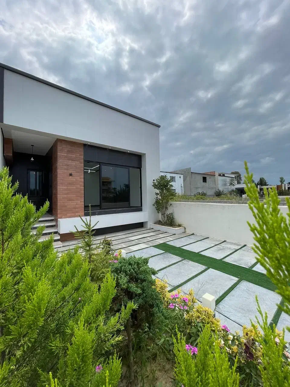 ویلایی محصور/کلید نخورده|فروش خانه و ویلا|رویان, |دیوار