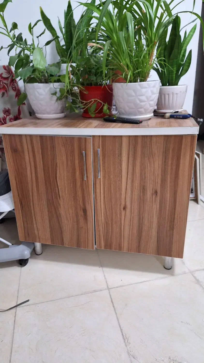 کا بینت|آب‌چکان و نظم‌دهنده ظروف|نسیم‌شهر, |دیوار