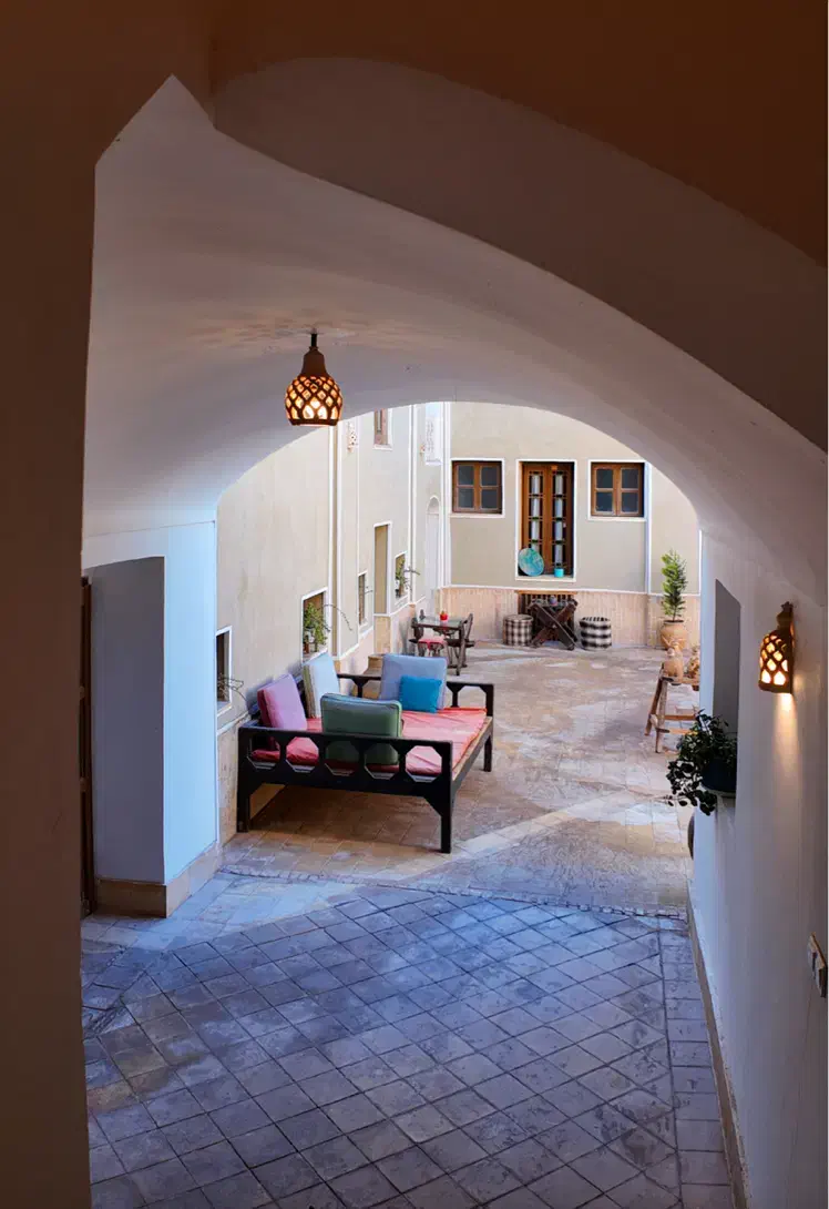 پذیرشگر هتل|استخدام اداری و مدیریت|یزد, |دیوار