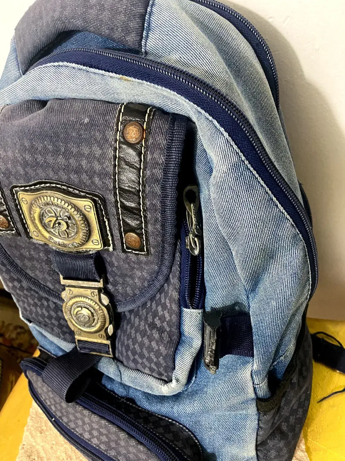 کیف مدرسه ای لی درجه یک|کیف، کفش، کمربند|اهواز, کمپلو جنوبی|دیوار