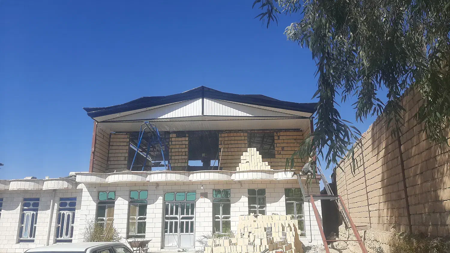 نصب شیروانی سبک سازی|خدمات پیشه و مهارت|کرمانشاه, |دیوار