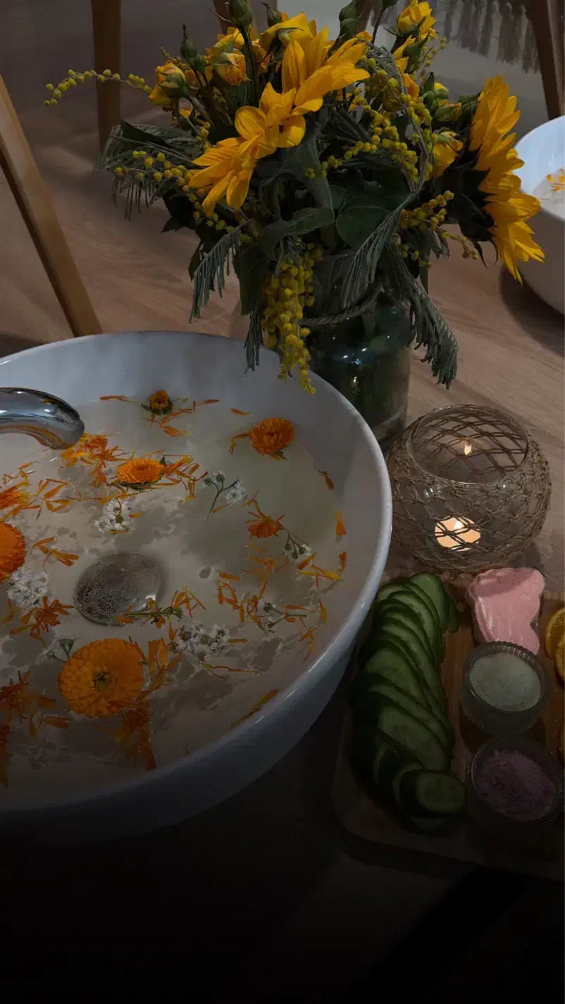 آموزش و‌خدمات پدیکور،اسپا و کفسابی درمانی و ریلکسی|خدمات آرایشگری و زیبایی|کرج, گلشهر|دیوار