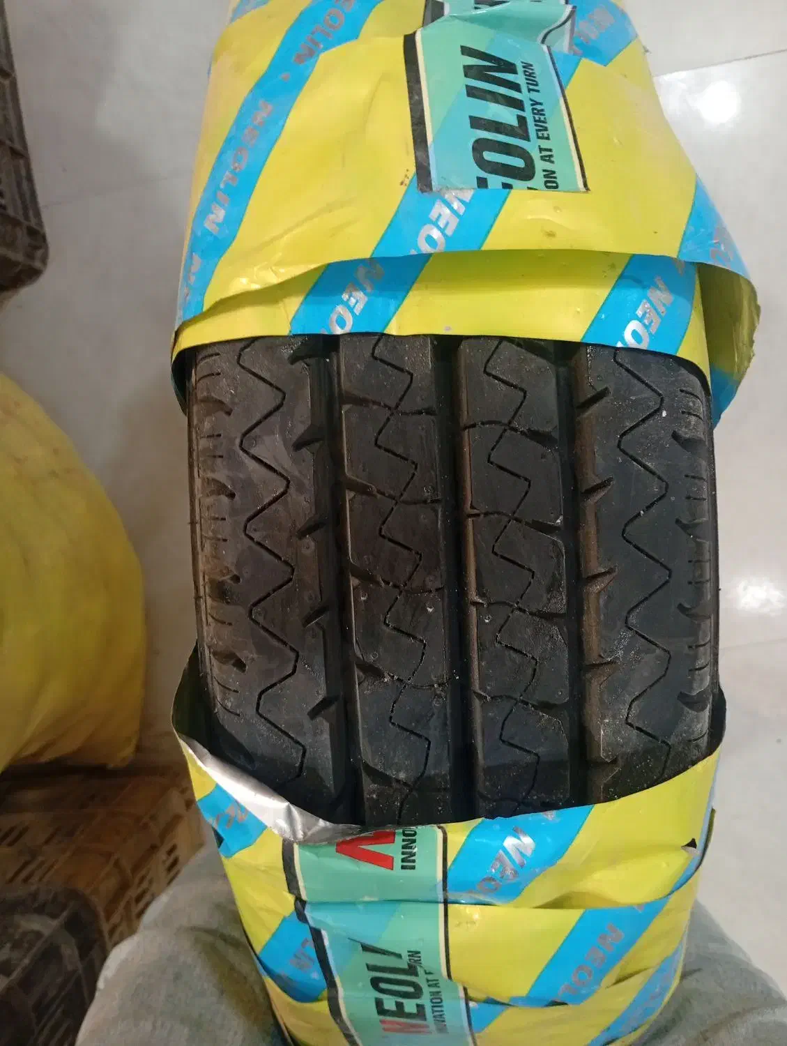 لاستیک مزدا وانت خارجی|قطعات یدکی و لوازم جانبی|تربت جام, حافظ|دیوار