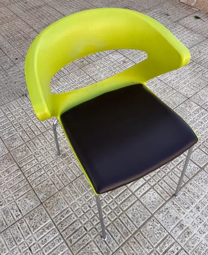 صندلی نظری (مدل کیکا)|صندلی و نیمکت|شبستر, |دیوار