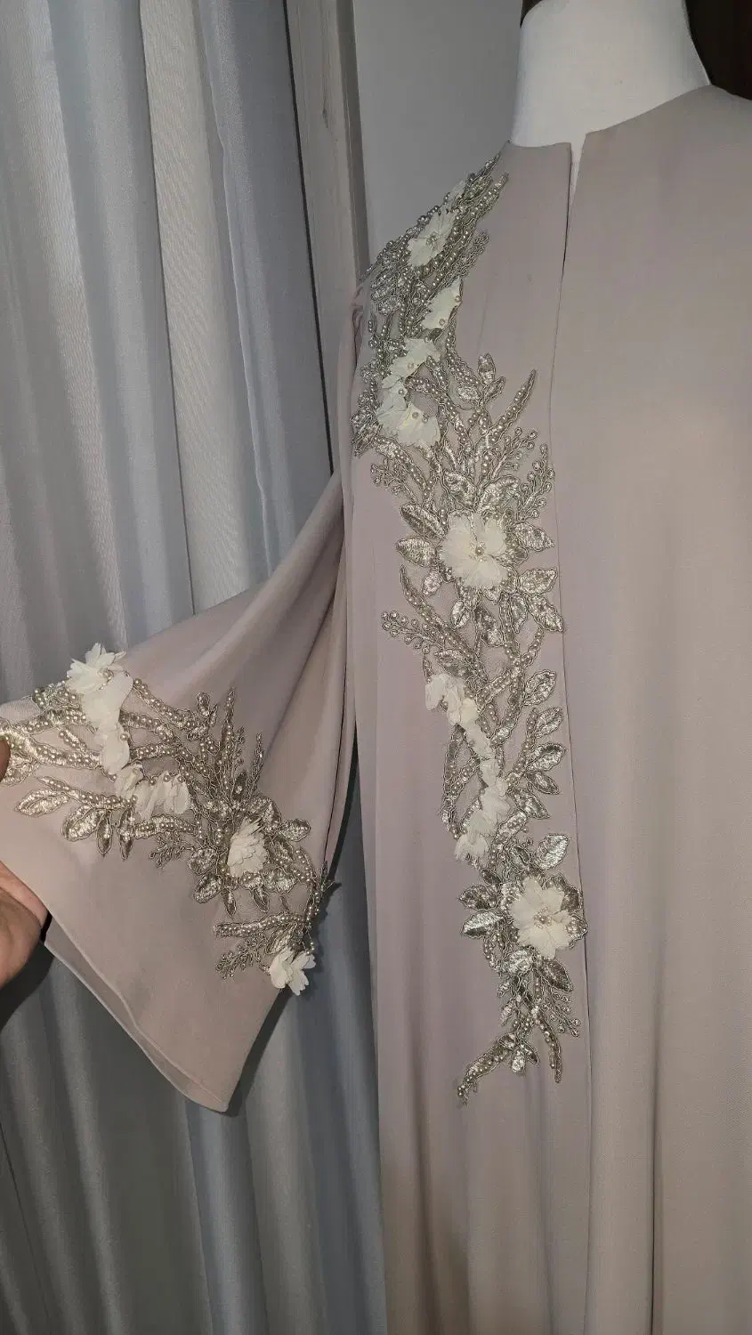 مانتو عبایی رنگ کرم پنل جواهر دوزی مزونی|لباس|مشهد, سرافرازان|دیوار