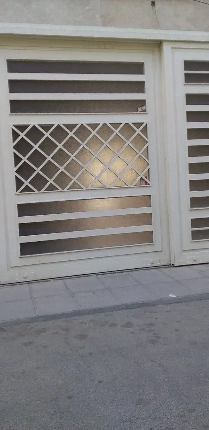 کار کردن در منزل و نظافت منزل|استخدام سرایداری و نظافت|خمینی‌شهر, |دیوار