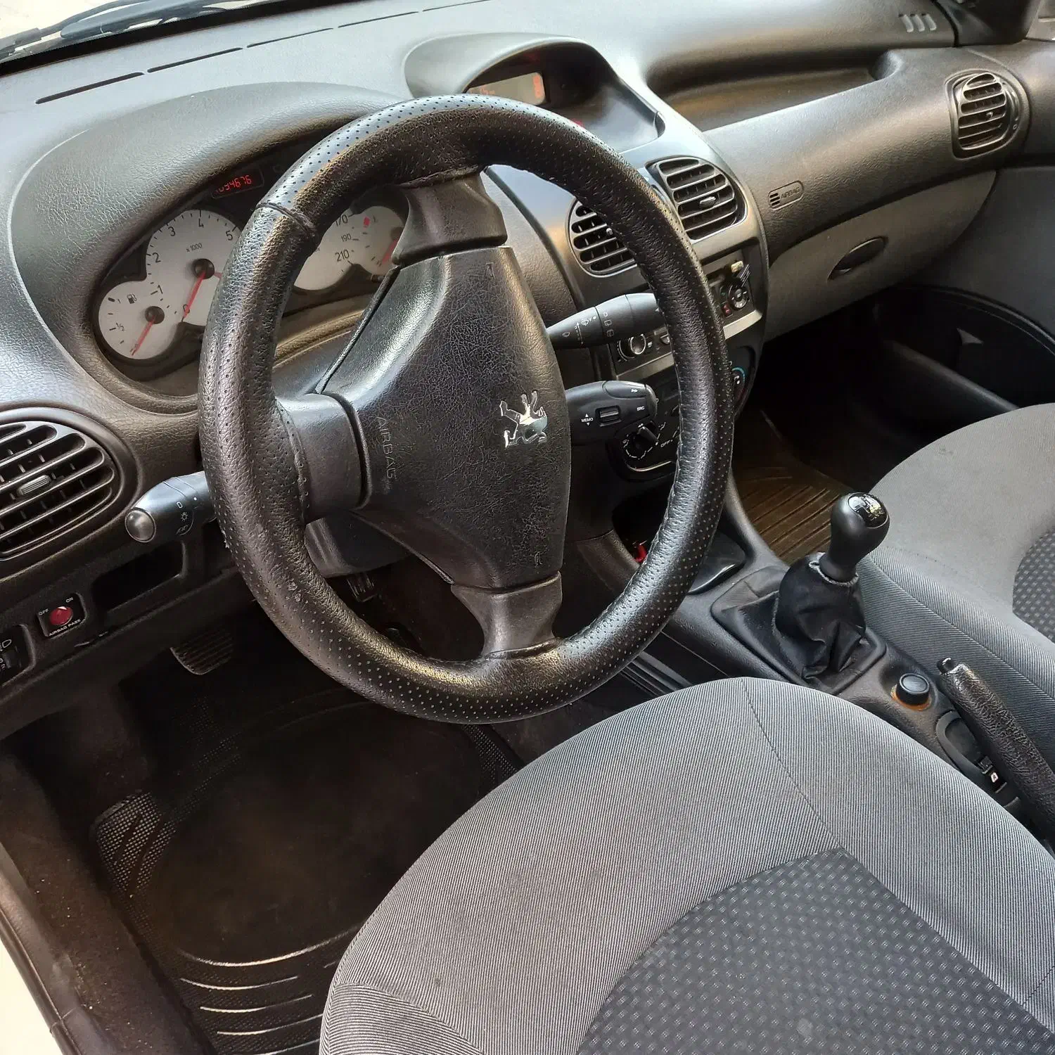 پژو ۲۰۶تیپ۲  مدل۹۸|خودرو سواری و وانت|پاکدشت, حصار امیر|دیوار