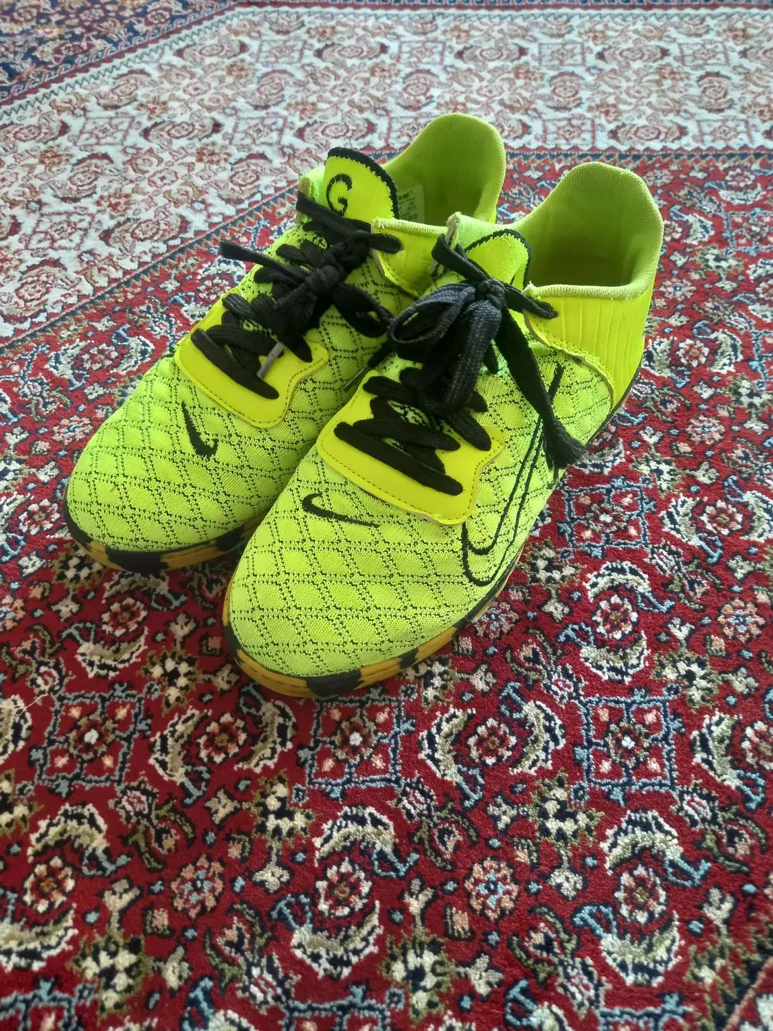 کفش ورزشی فوتسال سالنی|کیف، کفش، کمربند|زنجان, |دیوار