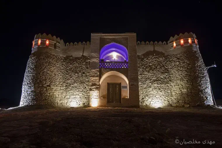 تور قلعه سفید تا چشمه‌های رنگی ندوشن|تور و چارتر|اصفهان, جلفا|دیوار