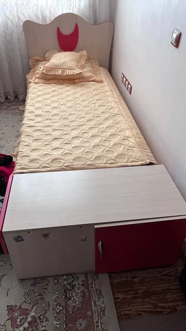 سیسمونی|تخت و سرویس خواب|شاهین دژ, |دیوار