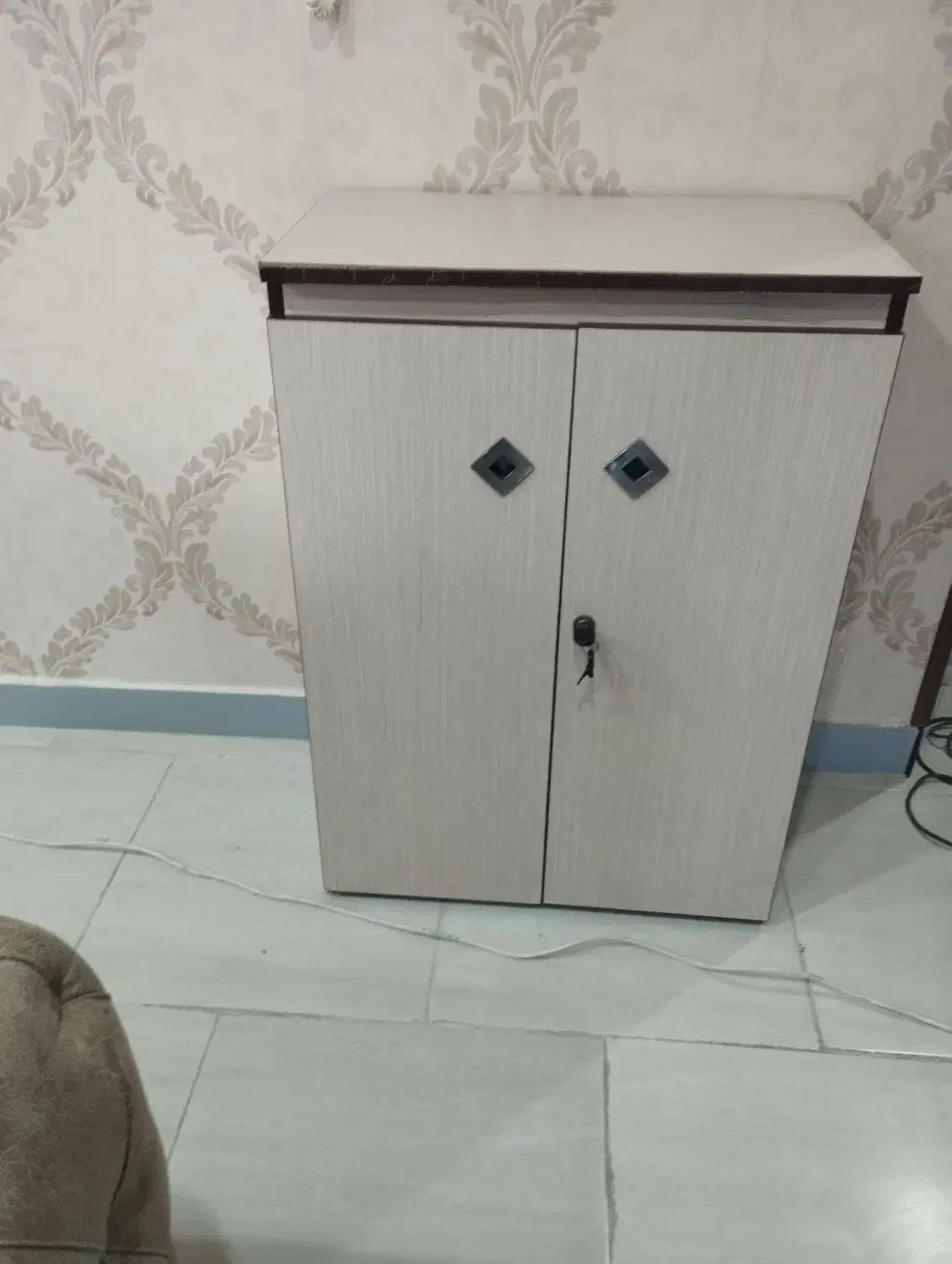 جاکفشی|جاکفشی، کمد، دراور|اهواز, کوی پلیس|دیوار