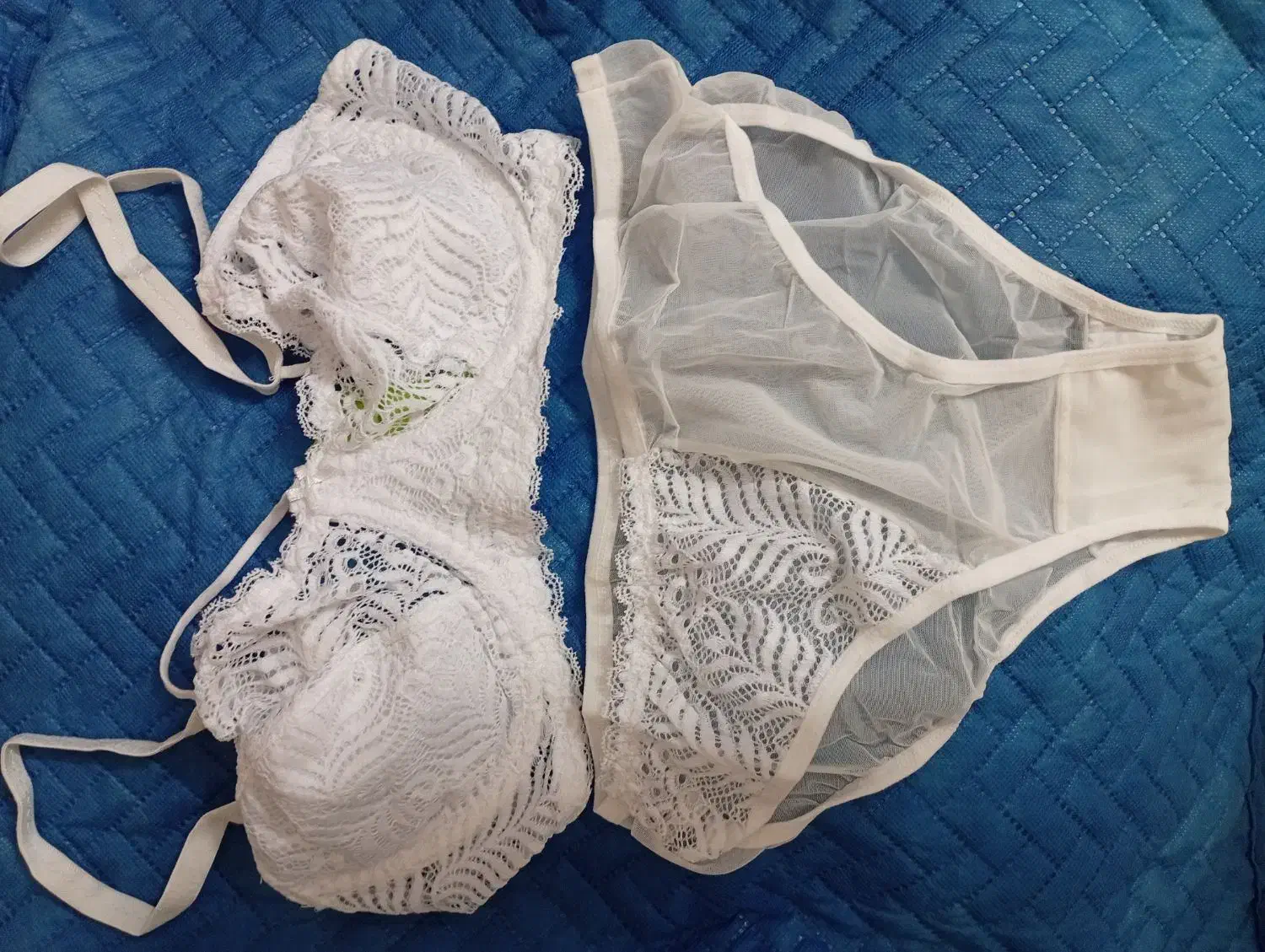 ست سفید|لباس|قم, چهار مردان|دیوار