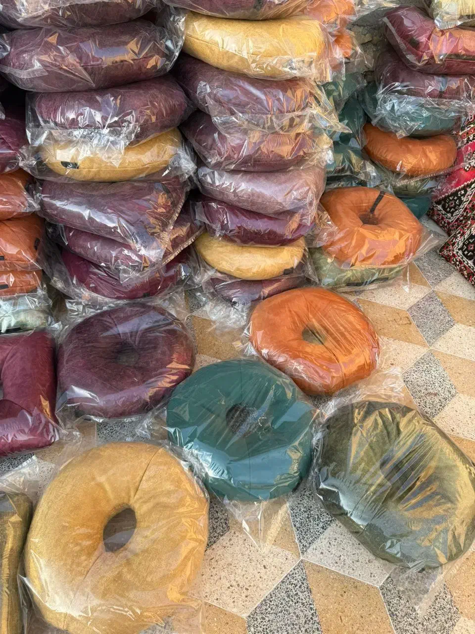 کوسن|رختخواب، بالش، پتو|شیراز, گچی|دیوار