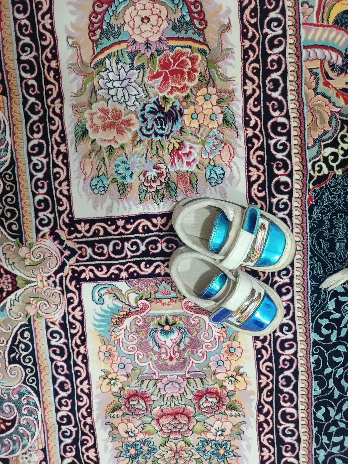 کاپشن بچه گونه وکفش بچه گونی سایز ۲۱|کفش و لباس بچه|آزادشهر, |دیوار