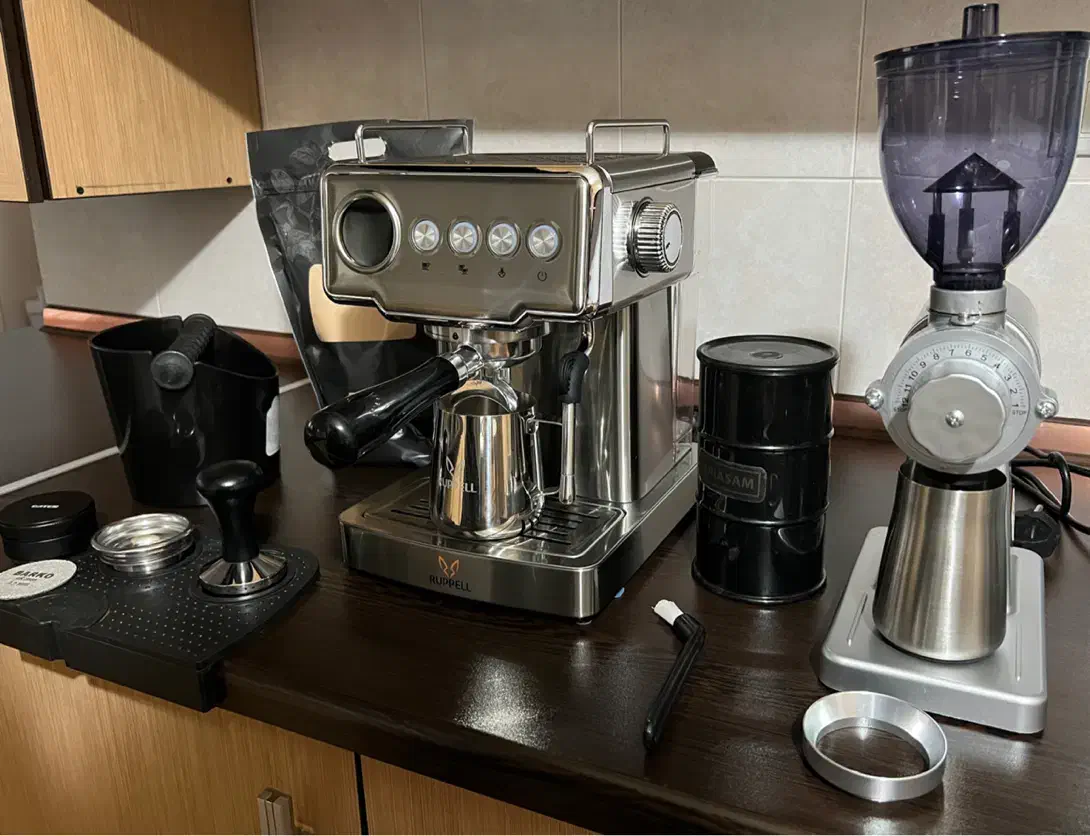 اسپرسو ساز نیمه صنعتی همراه با اسیاب و وسایل جانبی|سماور، چایساز، قهوهساز|زنجان, |دیوار