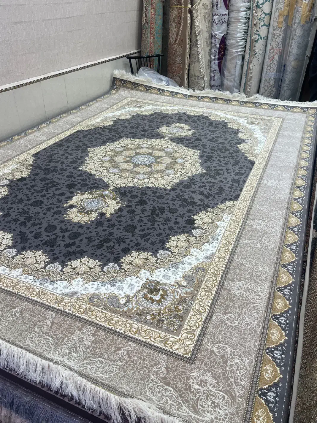 دوجفت فرش ۱۲۰۰شانه ۶متری نو اکبند|فرش|خوی, |دیوار