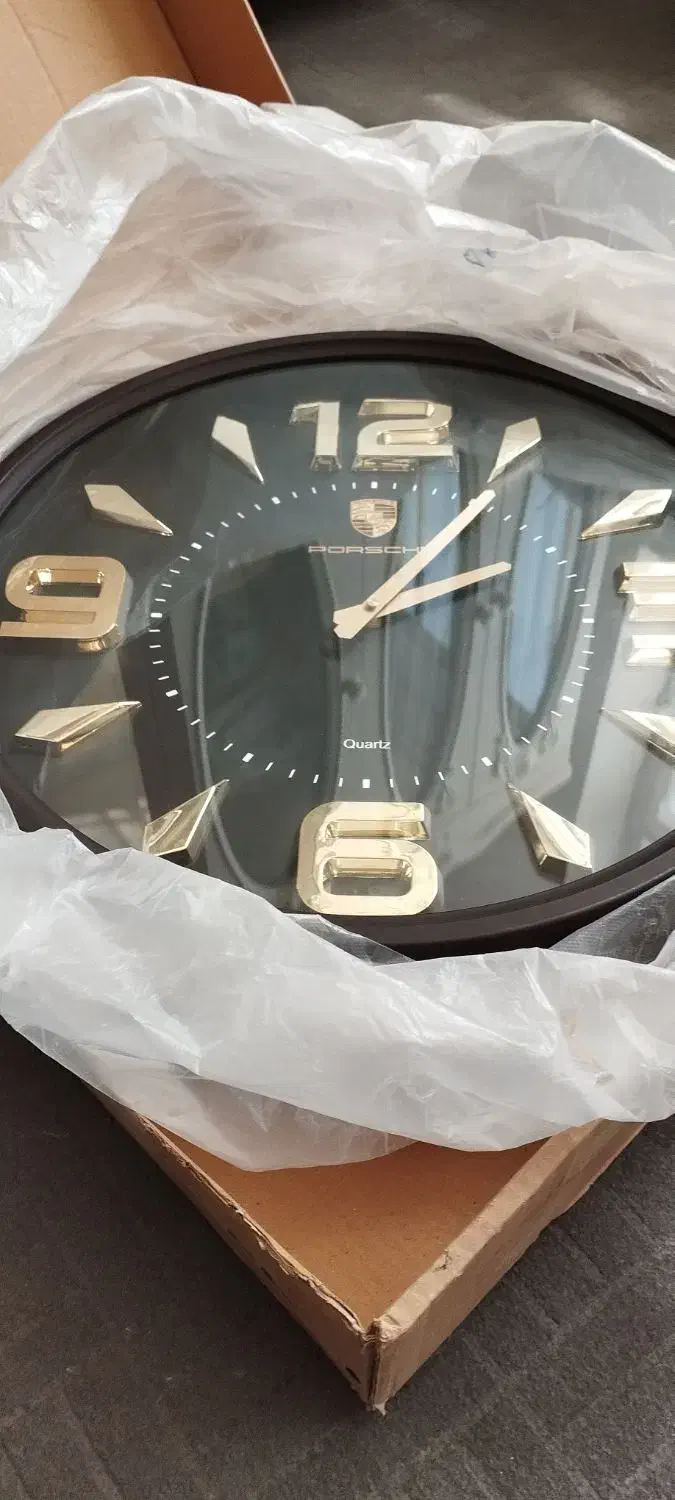 ساعت دیواری گرد باکارتن در حد اک|ساعت دیواری و تزئینی|تایباد, |دیوار