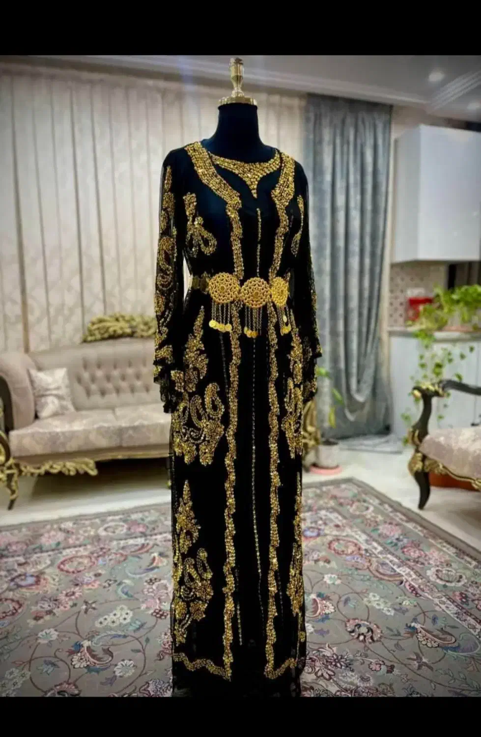 لباس مجلسی|لباس|بانه, |دیوار