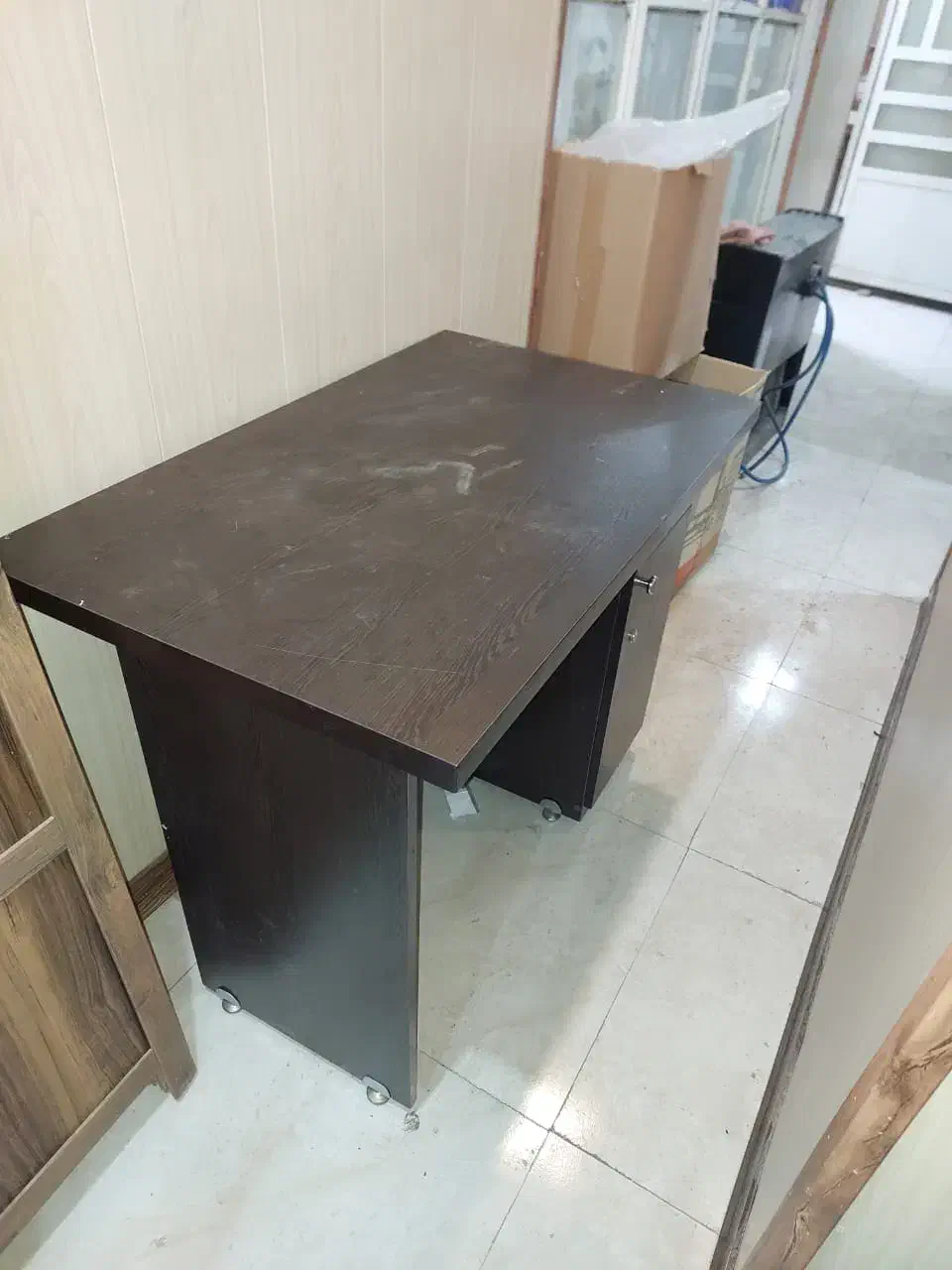 میز کارمندی در حد نو|مبلمان اداری|شیراز, شاهجیان|دیوار