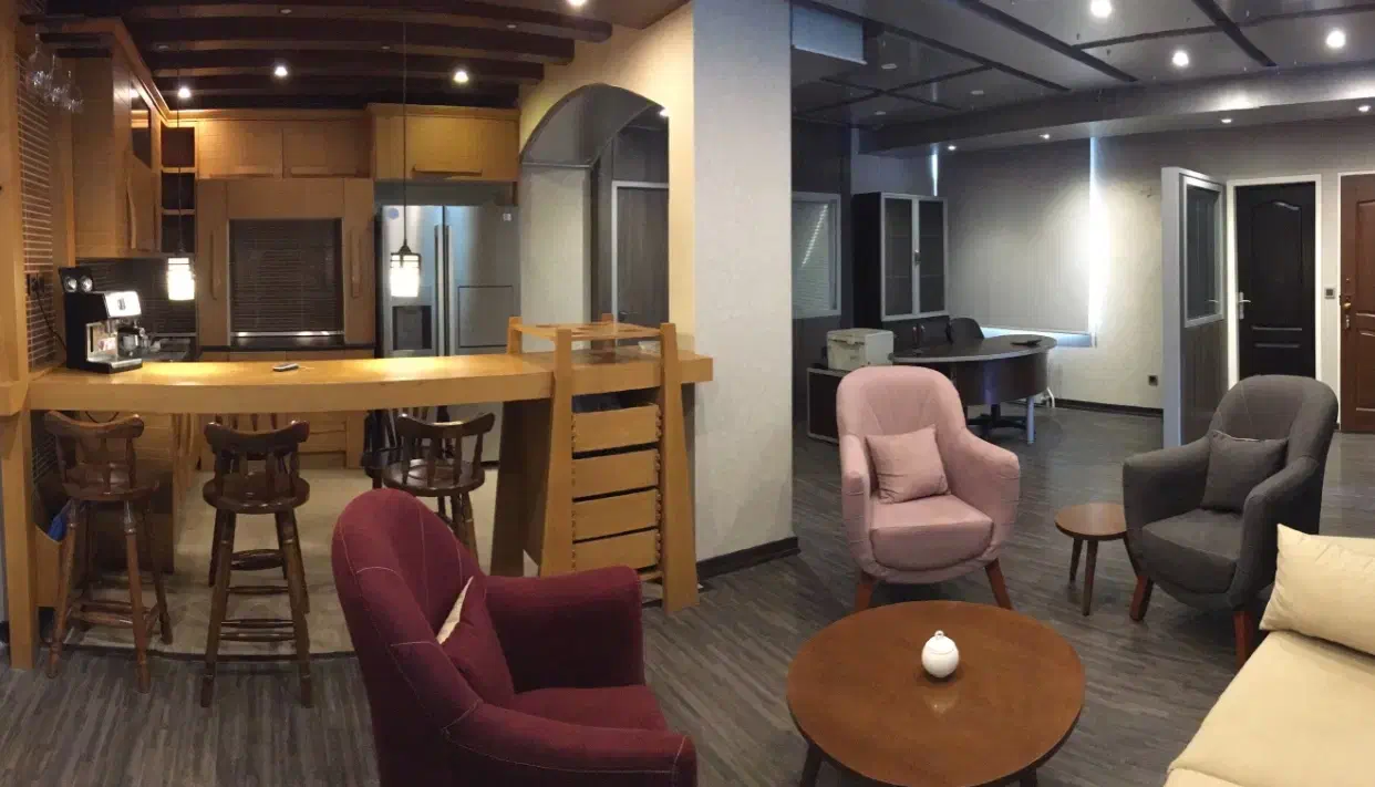 اجاره روزانه دفترکار مبله|اجارهٔ کوتاه‌مدت دفتر کار و فضای آموزشی|تهران, عباس‌آباد|دیوار