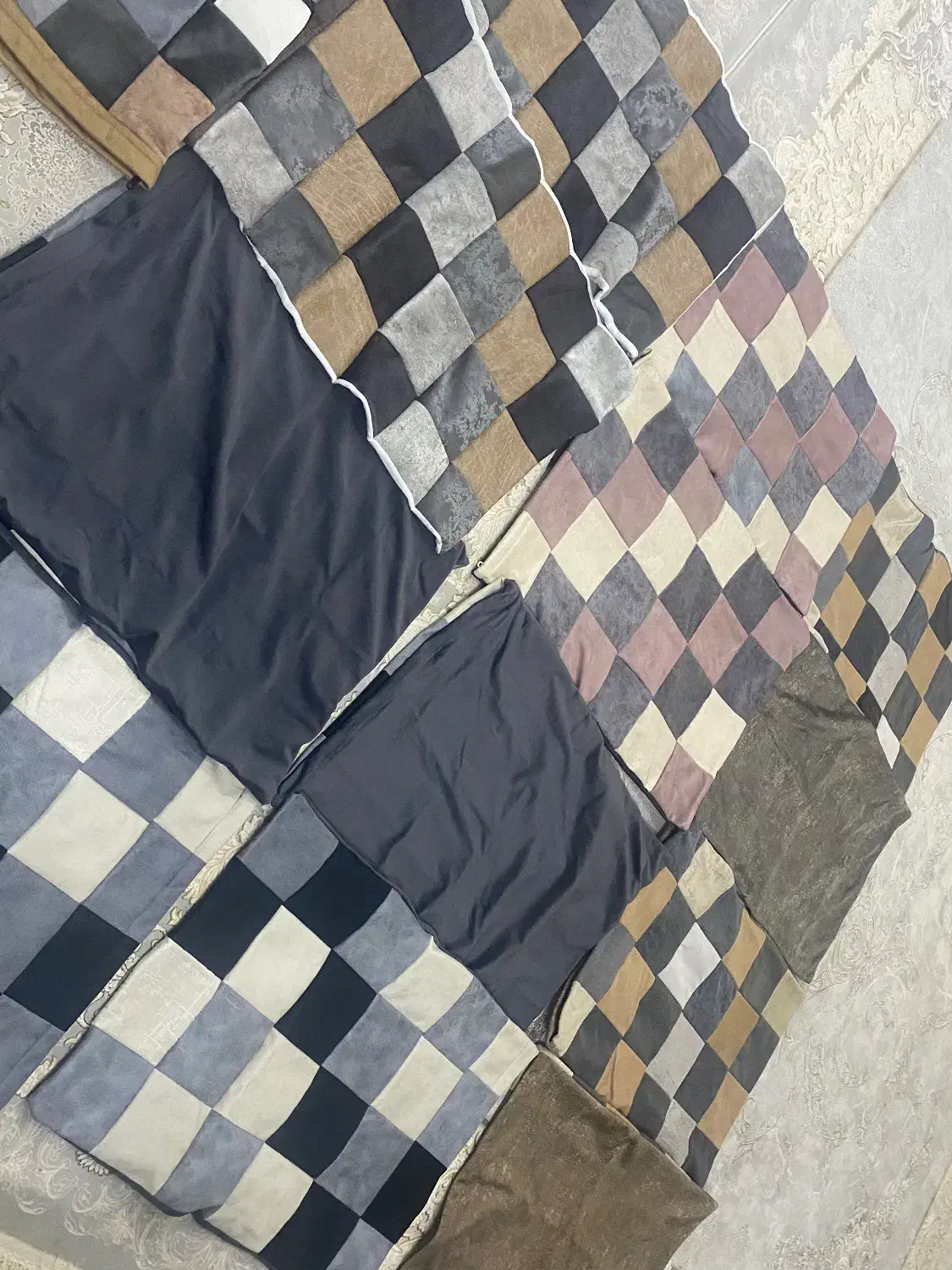 روبالشتی|رختخواب، بالش، پتو|مشهد, خواجه ربیع|دیوار