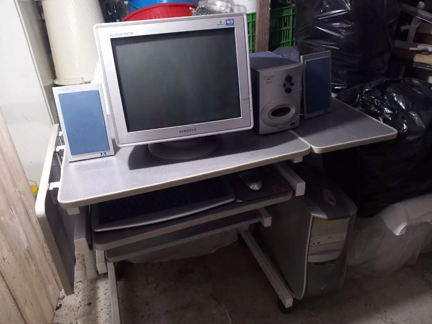 کامپوتر سالم با میز|رایانه رومیزی|ملایر, |دیوار